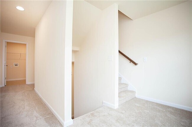 Building Photo - 4355 Almanor Cir
