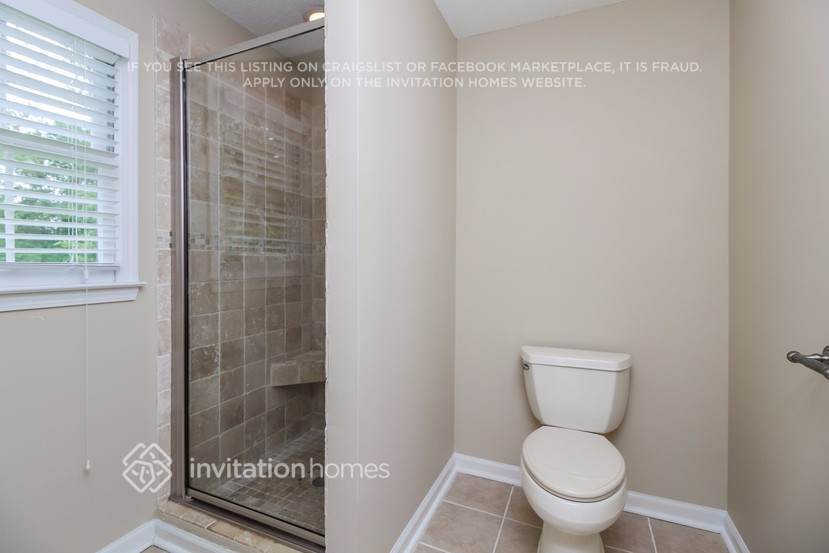 Building Photo - 2585 Loring Rd NW