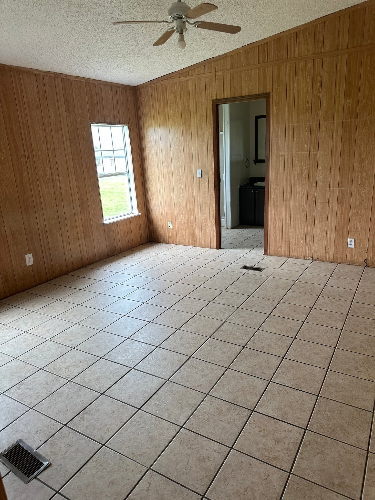 Building Photo - 375 Lorena Meadows Dr