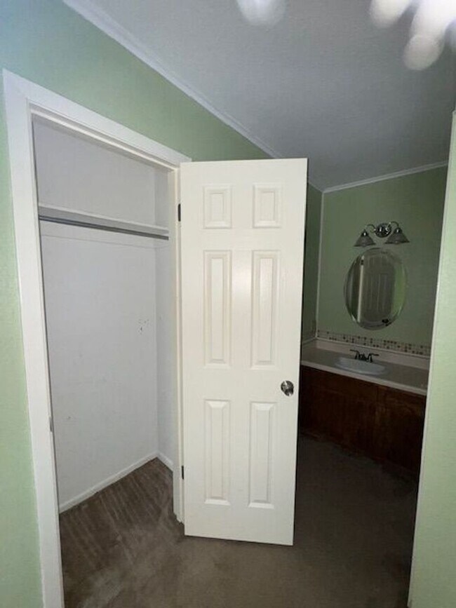 Building Photo - 1100 sqft under $1000-Calallen Area
