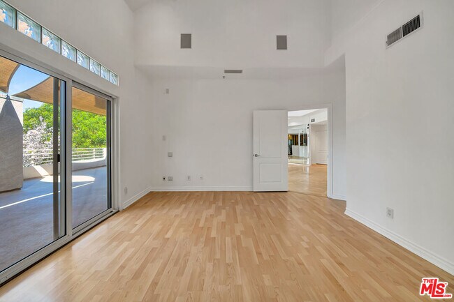 Building Photo - 4477 Woodman Ave