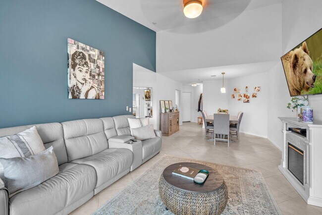 Building Photo - 5157 Floria Way