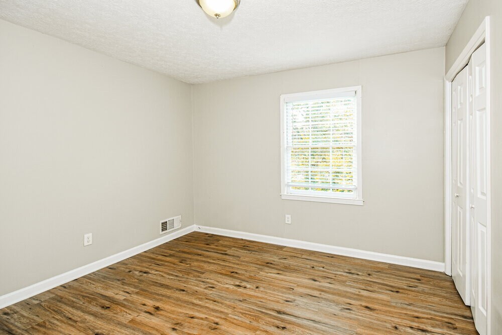 Building Photo - 1622 Blackwell Rd