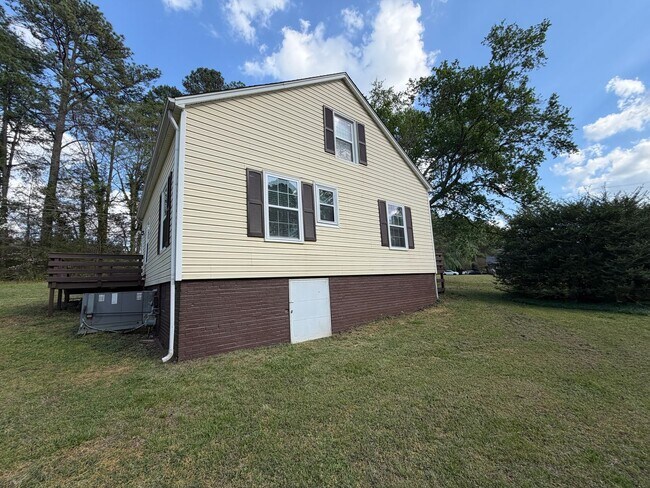 Building Photo - Updated 3BR Home with Office & Large Decks in Haw River