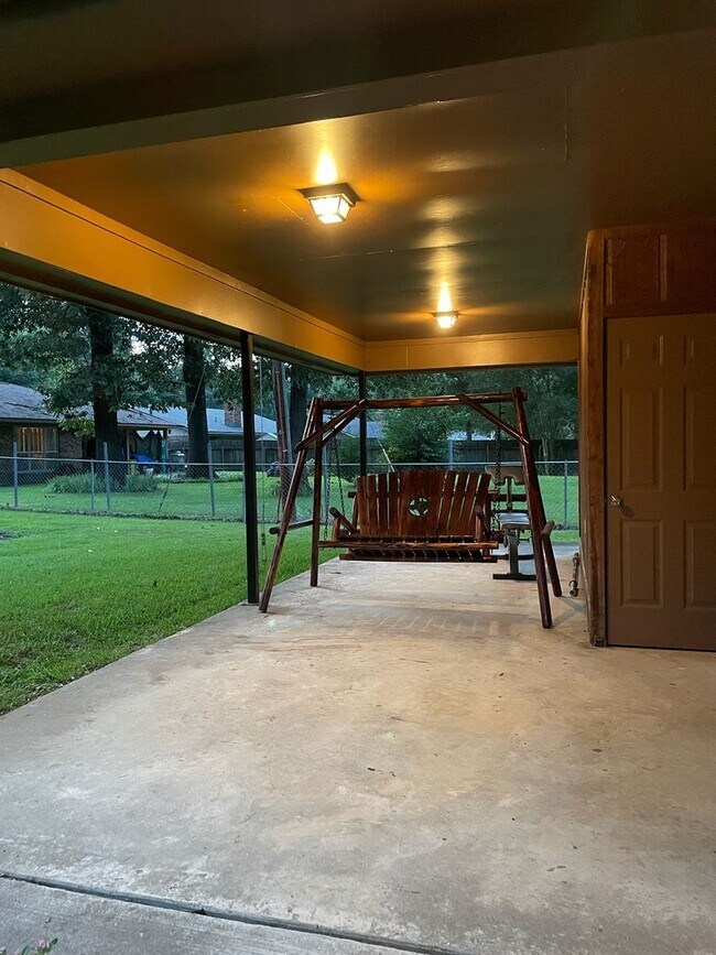Building Photo - 9103 Dogwood Trail