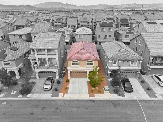 Building Photo - Stunning 4 Bedroom Home in South Las Vegas Area