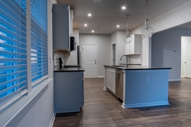 Building Photo - 133 Gervais Cir