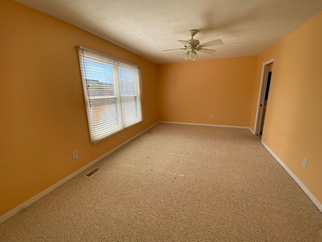 Building Photo - Your Ideal Coastal Retreat in Virginia Bea...