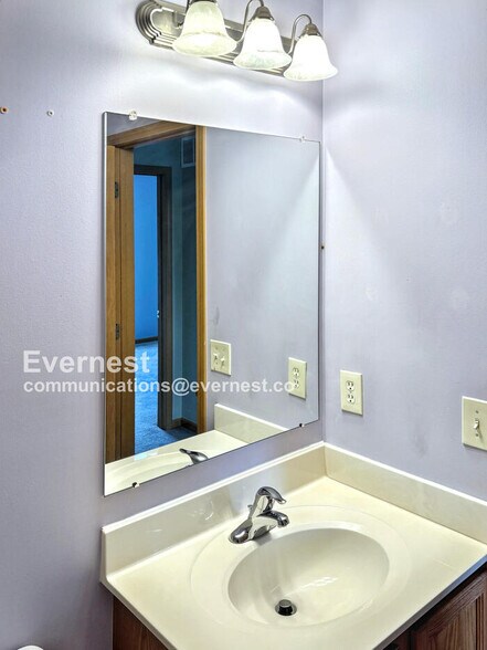 Building Photo - 817 Bent Oak Dr