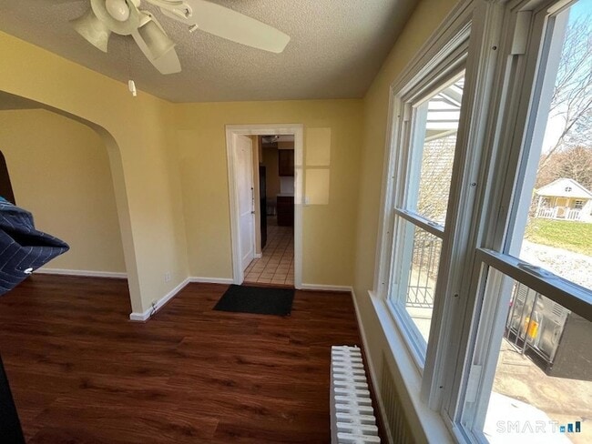 Building Photo - 138 Mountain St