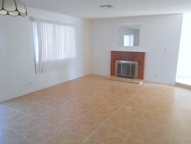 Building Photo - Single Story Home in Spring Valley