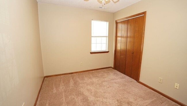 Building Photo - Cinnamon Ridge – 3 bedrooms and 2 baths