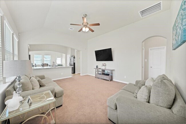 Building Photo - 10402 Lake of the Ozarks Dr