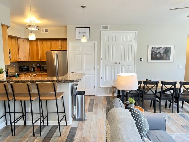 Building Photo - 115 Spinner St