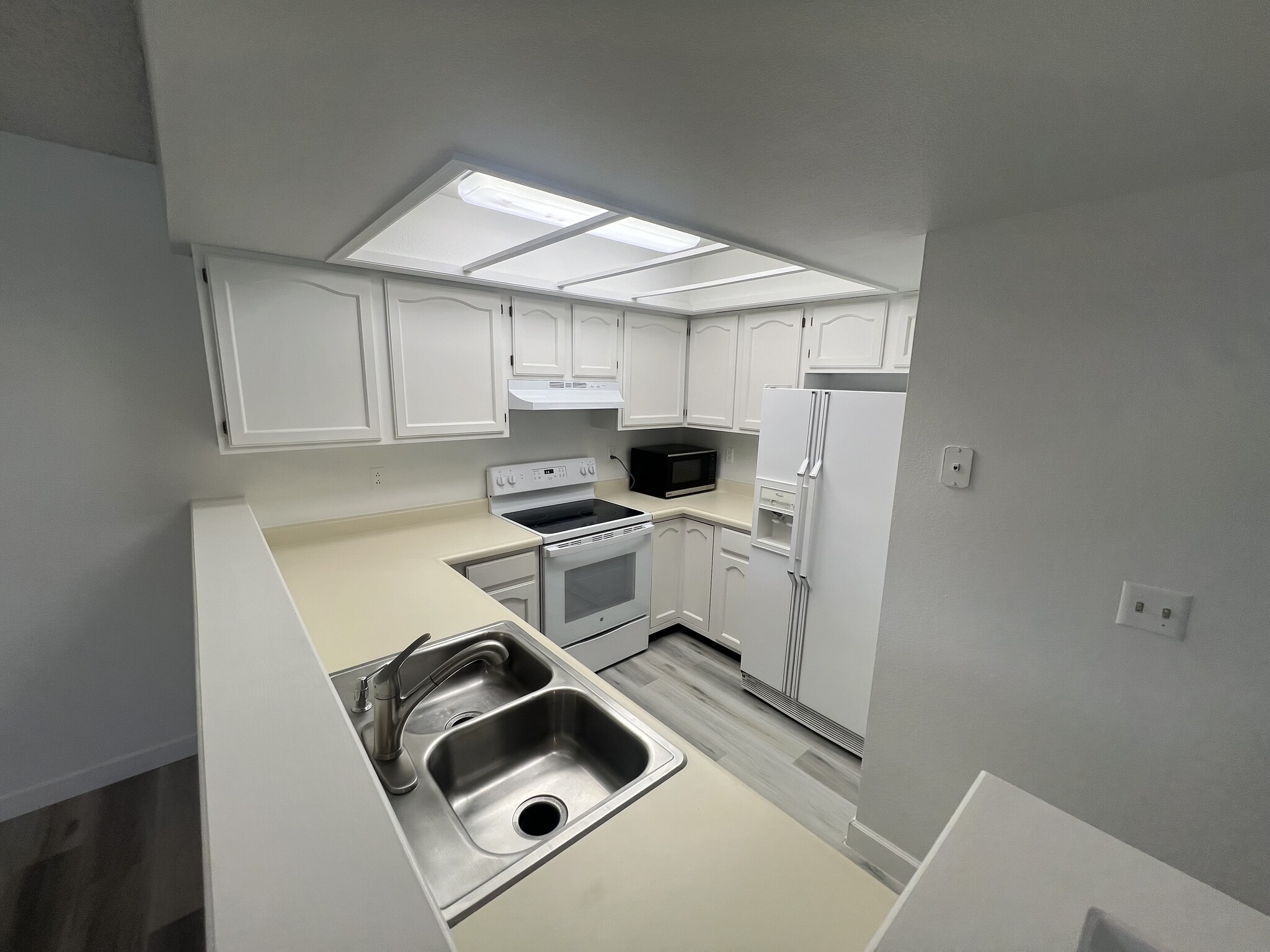 Building Photo - 7872 Brandy Cir
