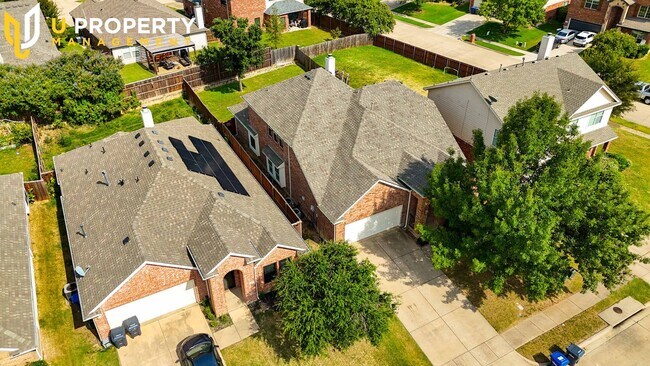 Building Photo - Charming two-story brick home in the desir...