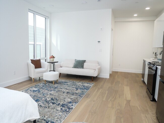 Building Photo - 38 Hichborn St