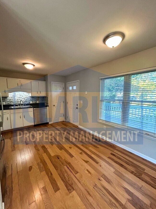 Building Photo - Three bedroom ranch-style home!