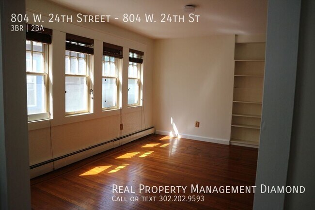 Building Photo - 804 W 24th St