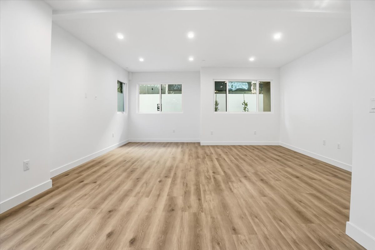 Building Photo - 1820 Prosser Ave