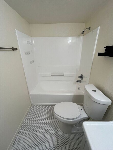 Building Photo - 1201 S McClintock Dr