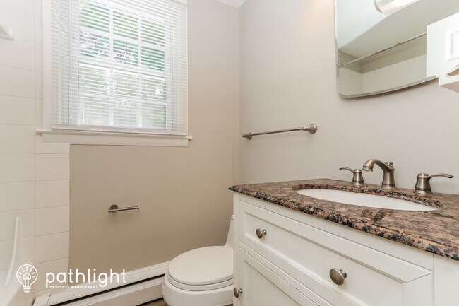 Building Photo - 1526 Telegraph Rd