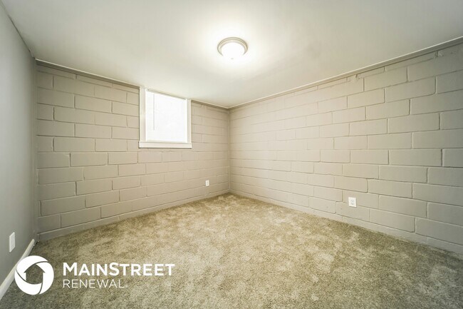 Building Photo - 364 King Arthur Ct