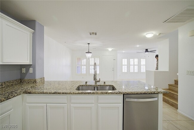 Building Photo - 2120 Waterlily View St