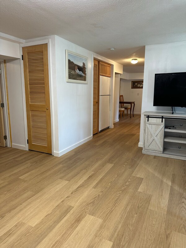 Building Photo - 117 Vinewood Cir