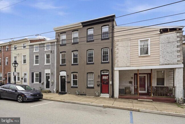 Building Photo - 357 E Hector St