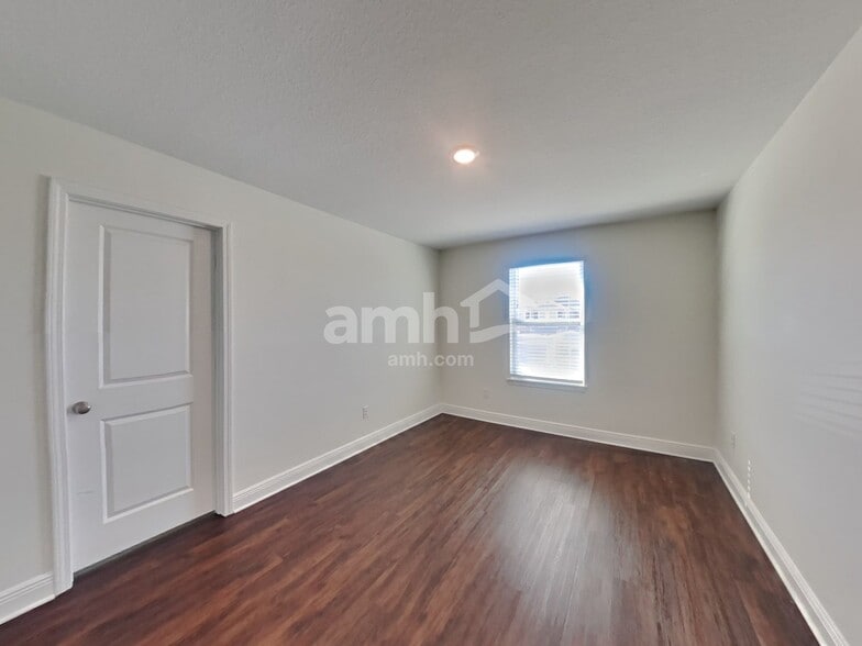 Building Photo - 20451 Calla Lily Dr