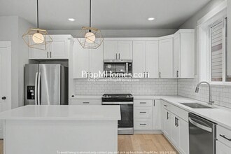 Building Photo - 3544 SW Tegart Ln