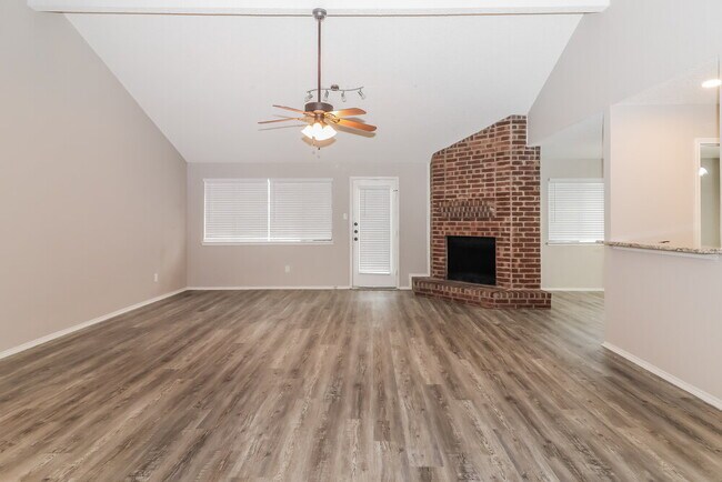 Building Photo - 2301 Fall Ct