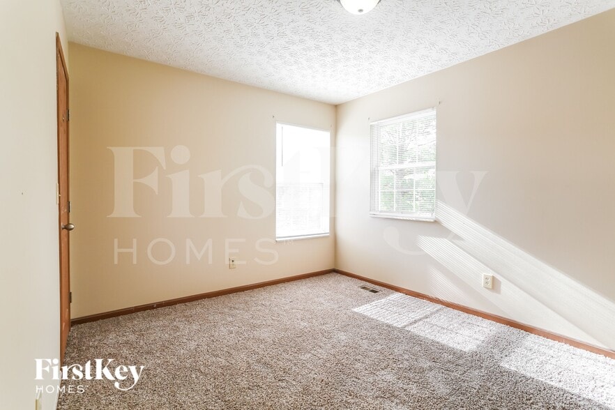 Building Photo - 3955 Rosette Dr