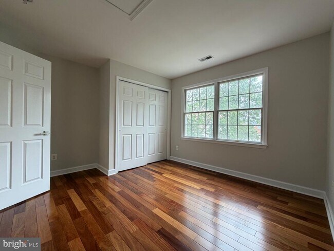 Building Photo - 13353 Horsepen Woods Ln