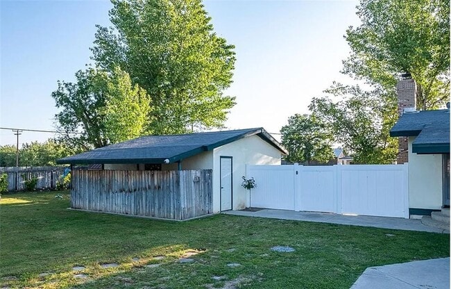 Primary Photo - Very Comfortable 1 Bed 1 Bath House