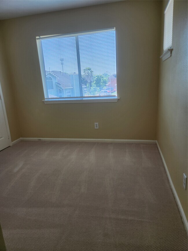 Building Photo - 7631 Goudin Dr