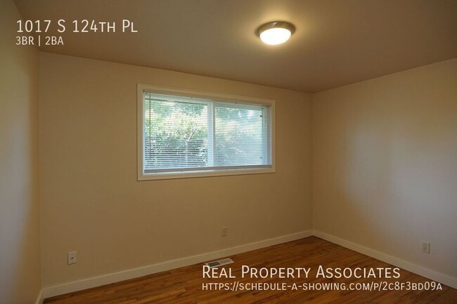 Building Photo - 1017 S 124th Pl