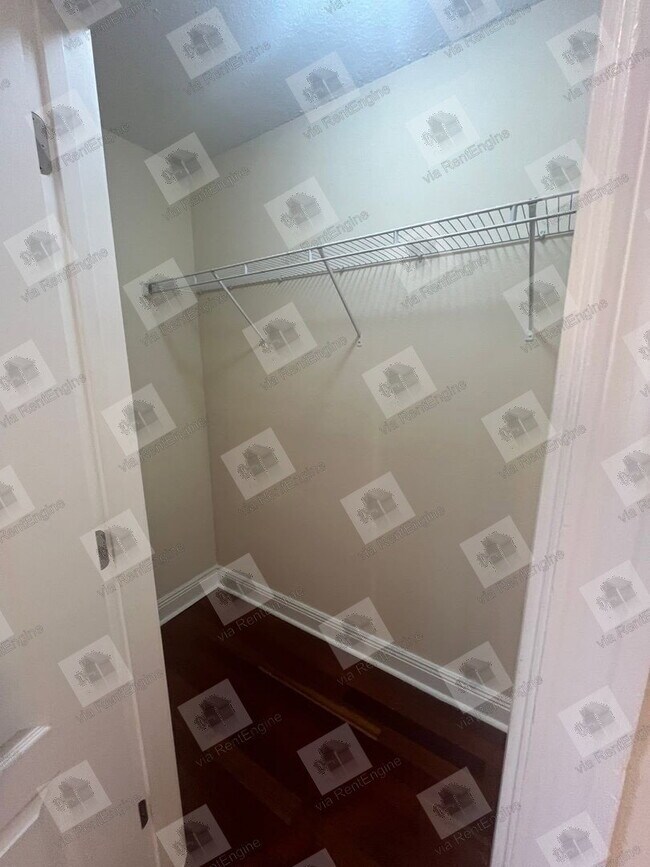 Building Photo - 4278 Brookside Dr
