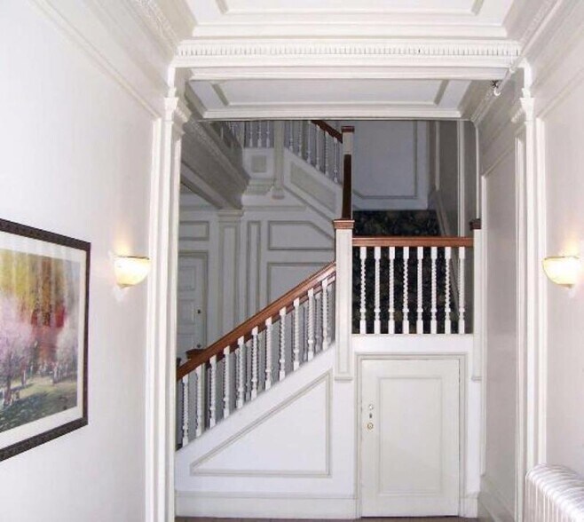 Primary Photo - 385 Commonwealth Ave