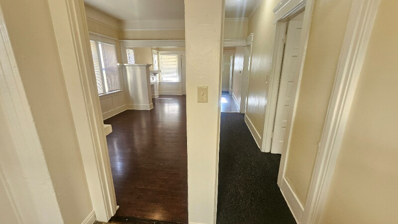 Building Photo - 728 S Carondelet St