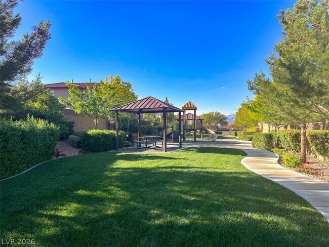 Building Photo - 9936 Wildhorse Cyn Ave