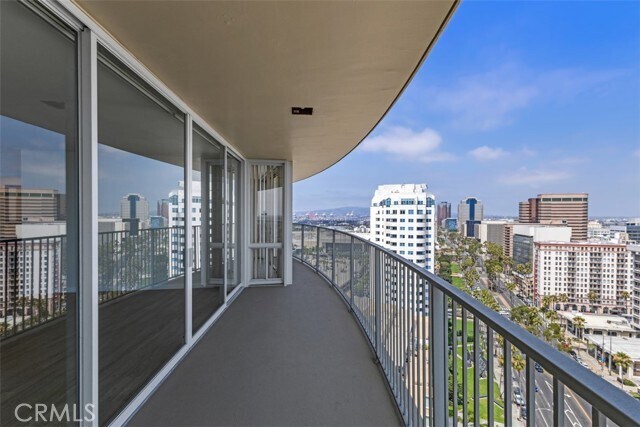 Building Photo - 700 E Ocean Blvd