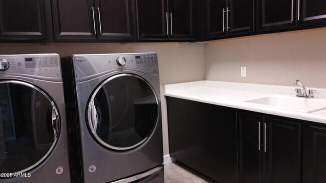 Building Photo - 9341 S 55th Pl