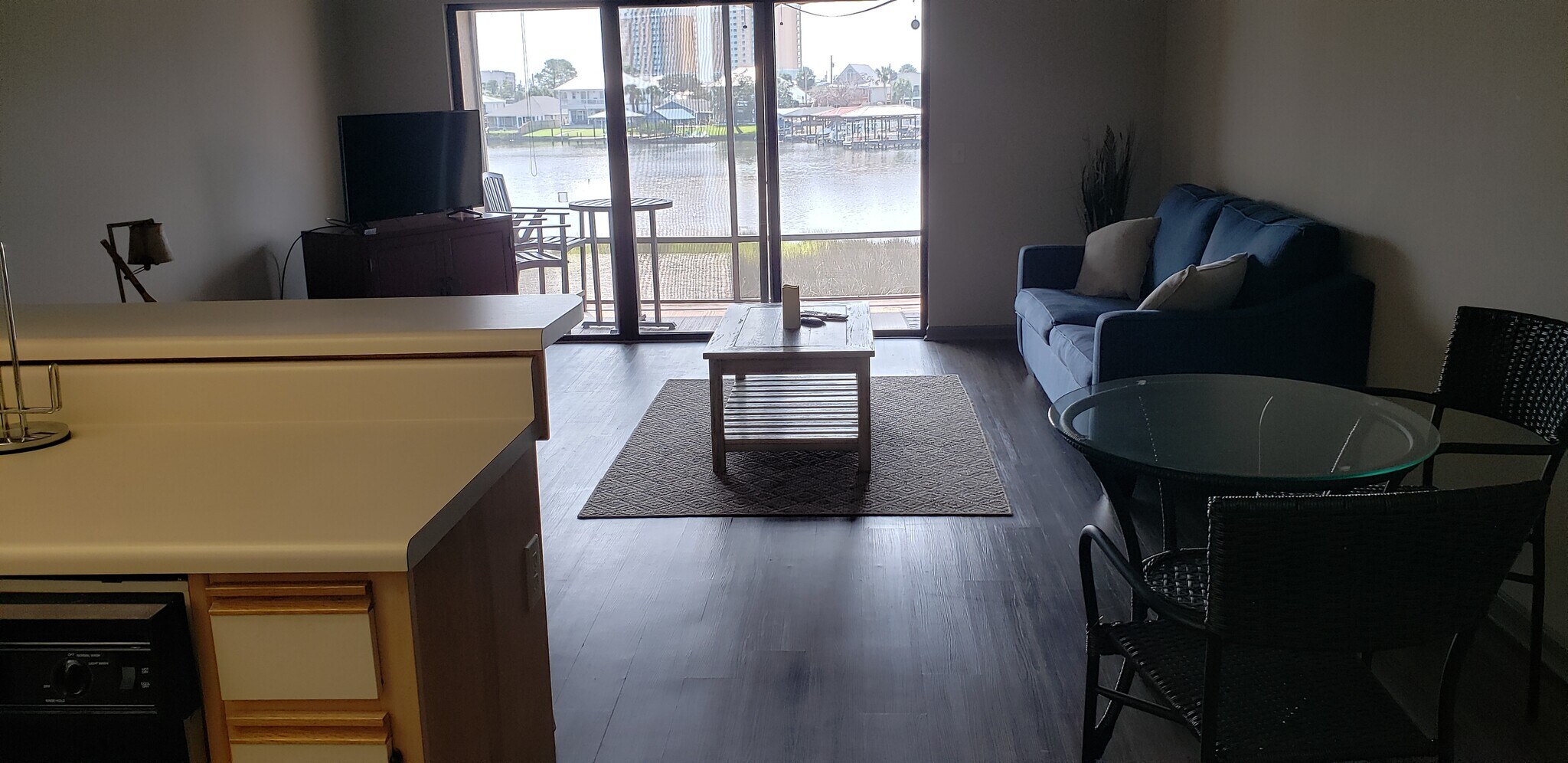 Great light and space - 8501 N Lagoon Dr