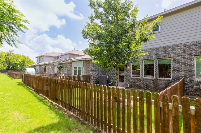 Building Photo - 17200 Crane Fly Dr