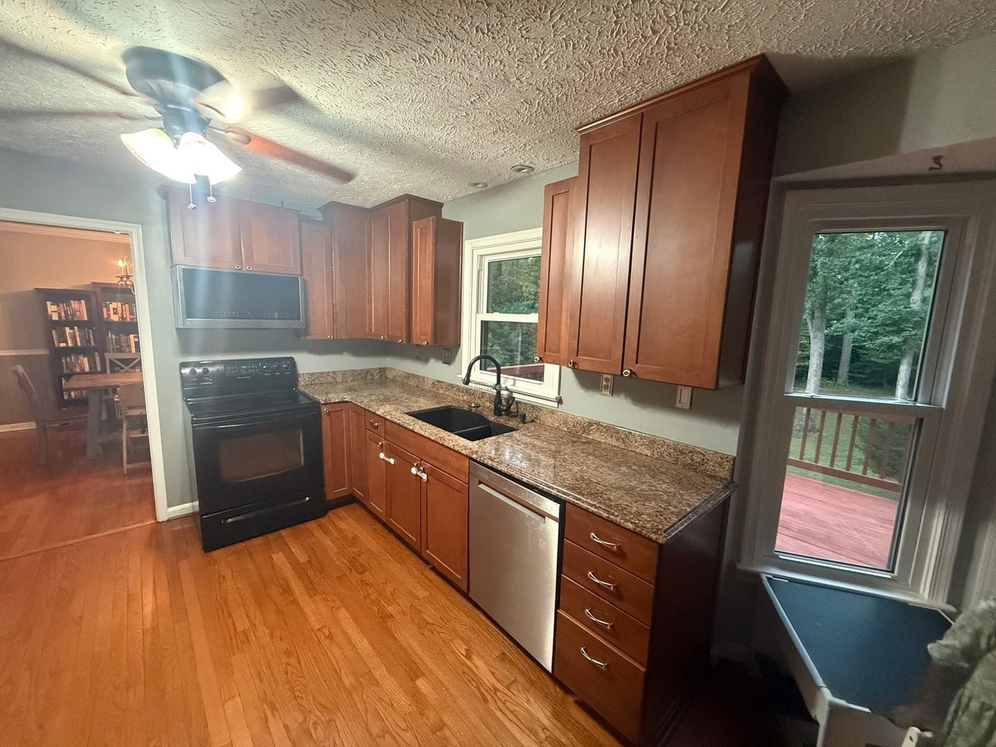 Building Photo - 127 Pilgrim Cove