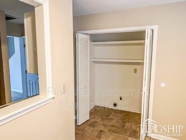 Building Photo - 3412-D N Walnut St