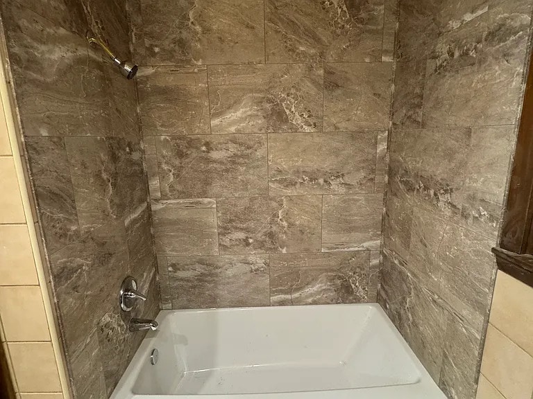 Building Photo - 2408 Vaulx Ln