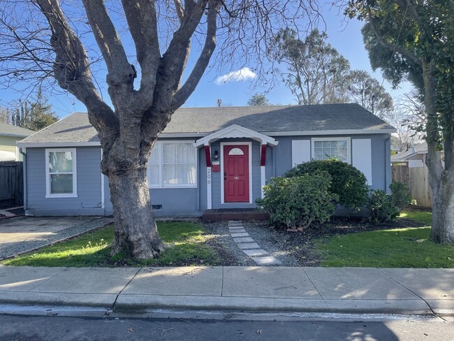 Primary Photo - Charming 3 bedroom, 1 Bathroom Benicia Home